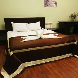 https://mango-kiev.hotels-of-kiev.com